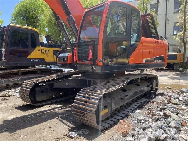Doosan DX 225 LC Pásové rýpadlá
