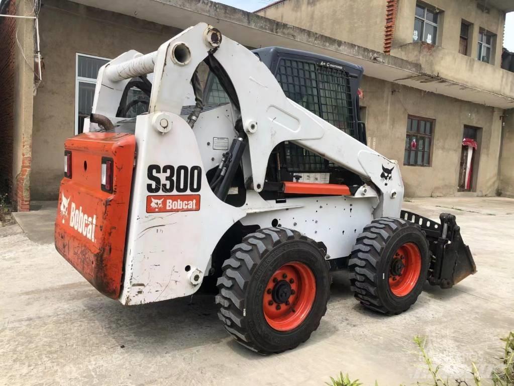 Bobcat S 300 Šmykom riadené nakladače