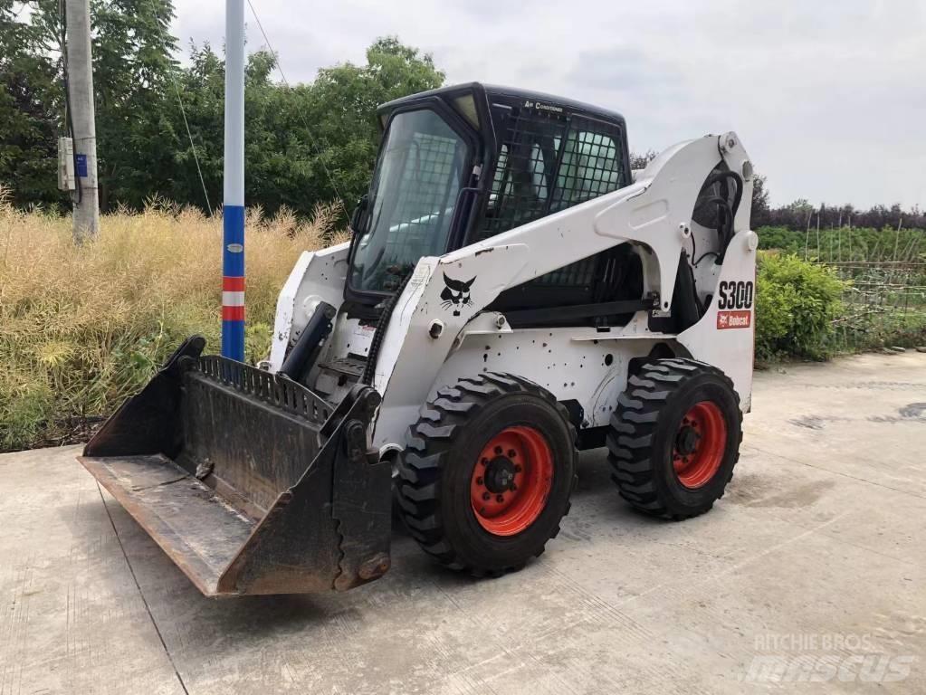 Bobcat S 300 Šmykom riadené nakladače