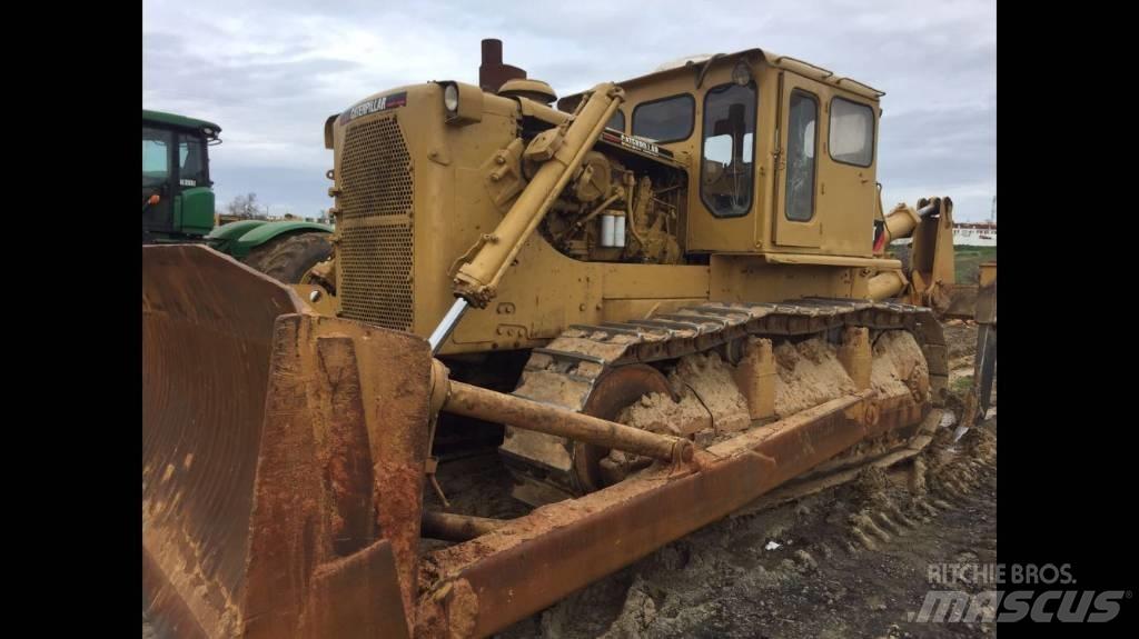 CAT D 9 G Pásové dozéry