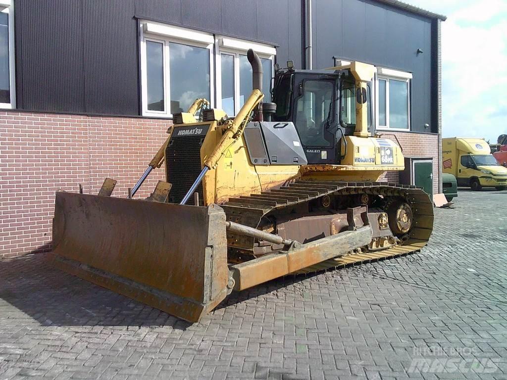Komatsu D65PX-15 Pásové dozéry