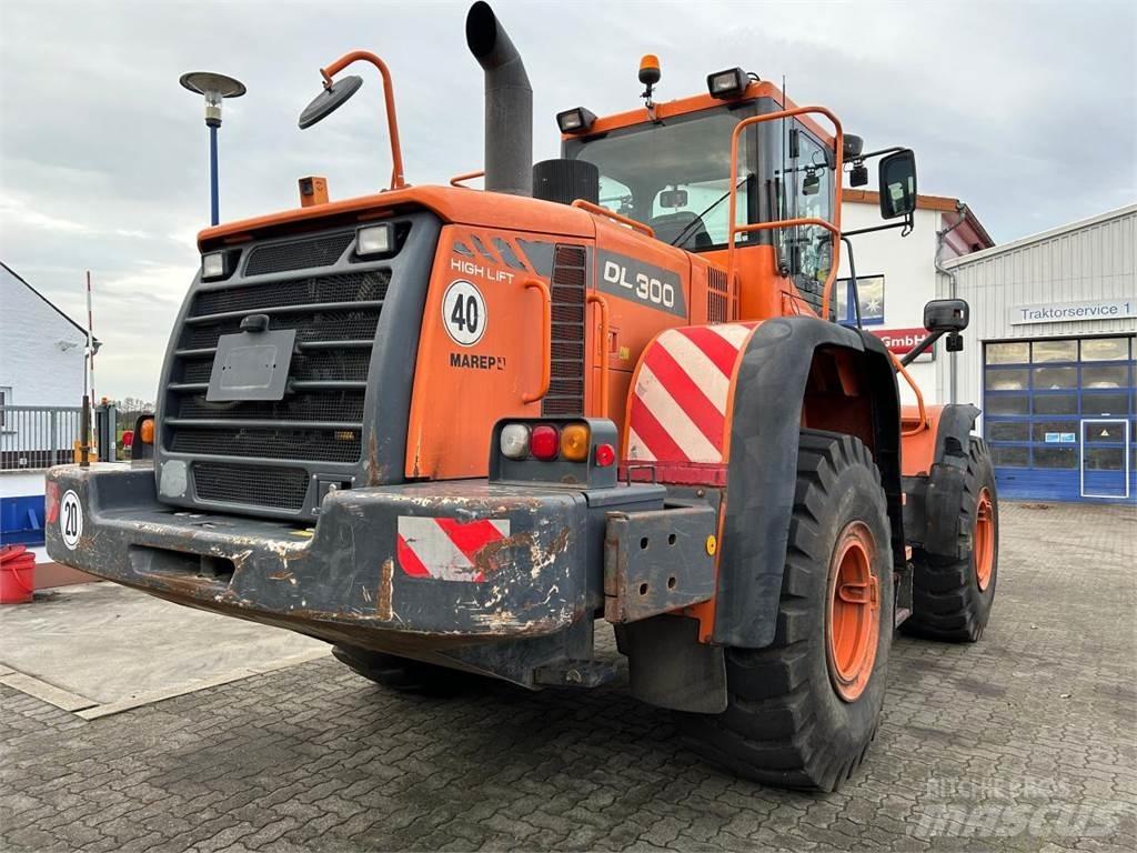 Doosan DL 300 Kolesové nakladače