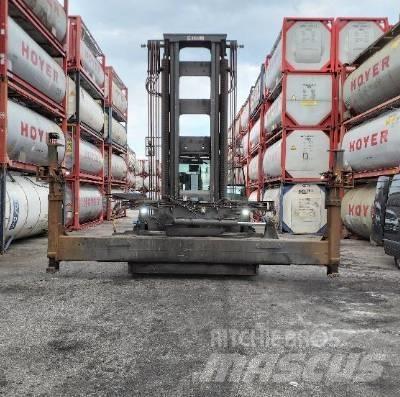 Kalmar DCG1700-12, Kontajnerové manipulátory