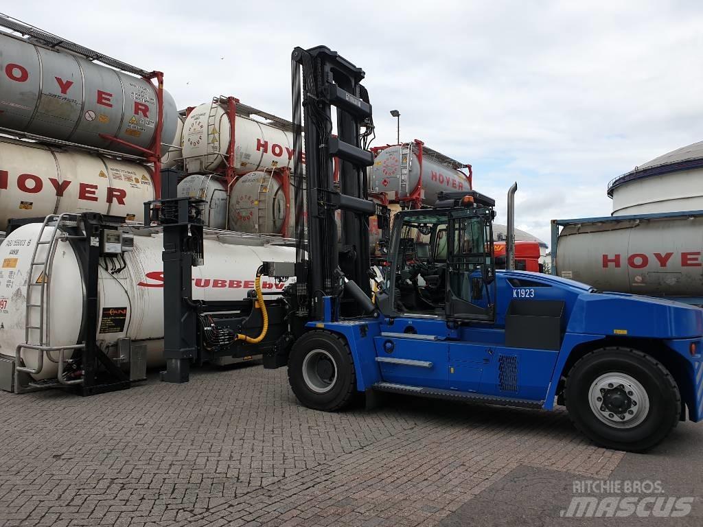Kalmar DCG1700-12, Kontajnerové manipulátory