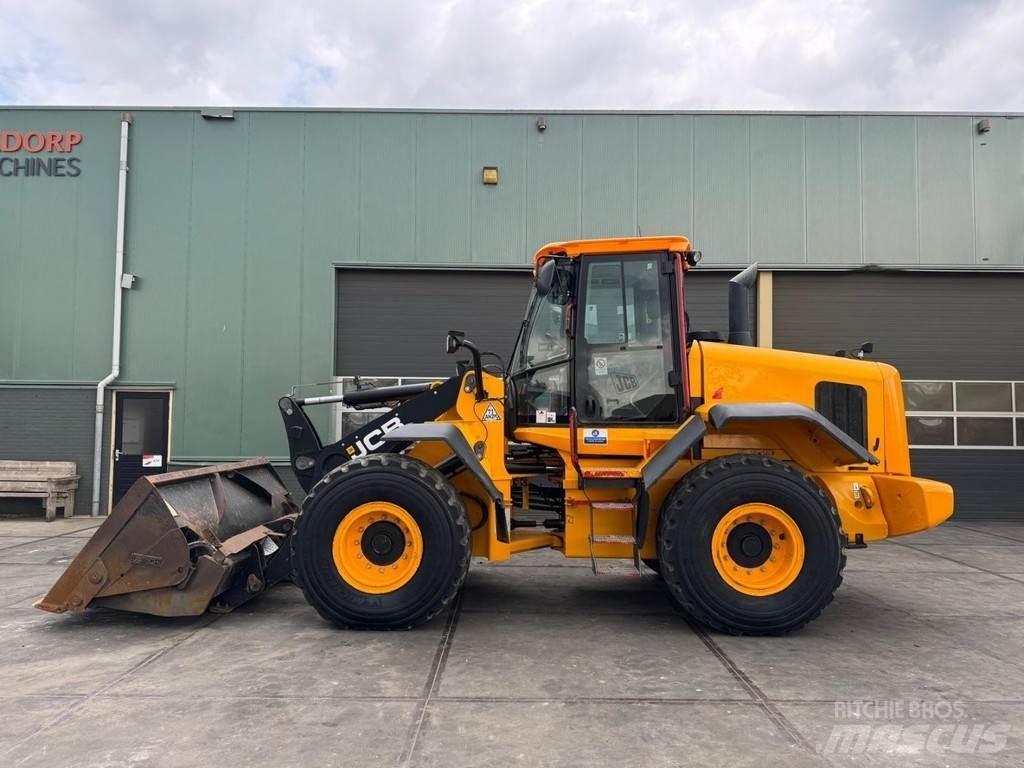 JCB 427 ZX Kolesové nakladače