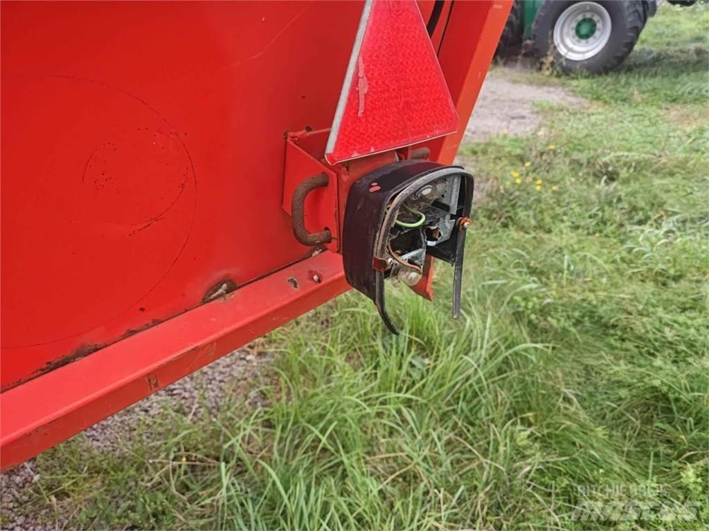 Deutz-Fahr E390 Samozberacie vozy