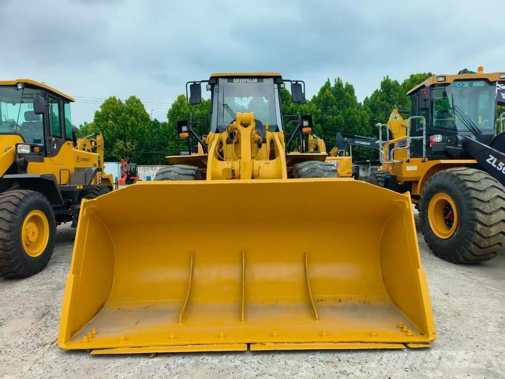 CAT 966 H Kolesové nakladače