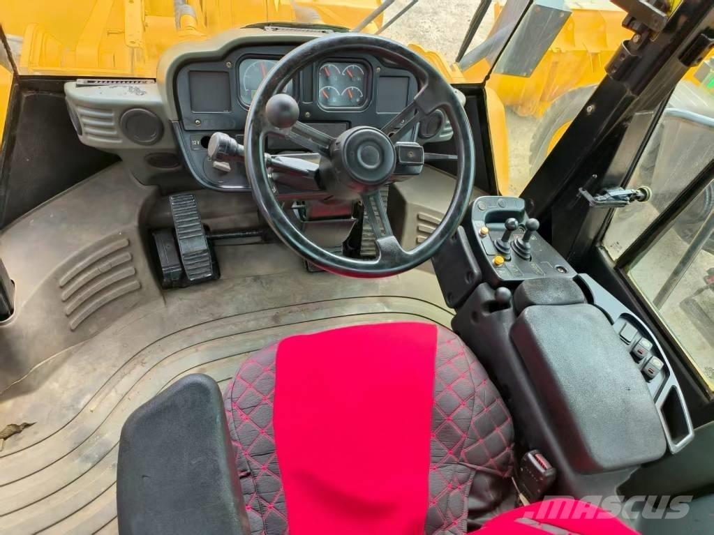 CAT 966 H Kolesové nakladače