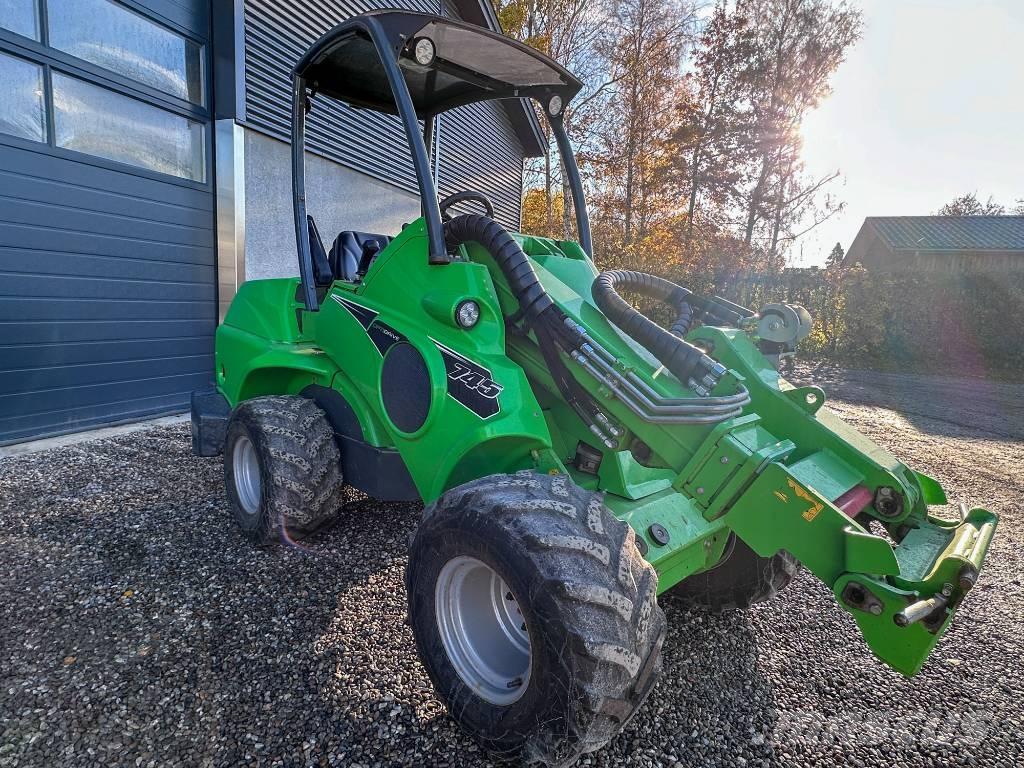 Avant 745 Viacúčelové nakladače