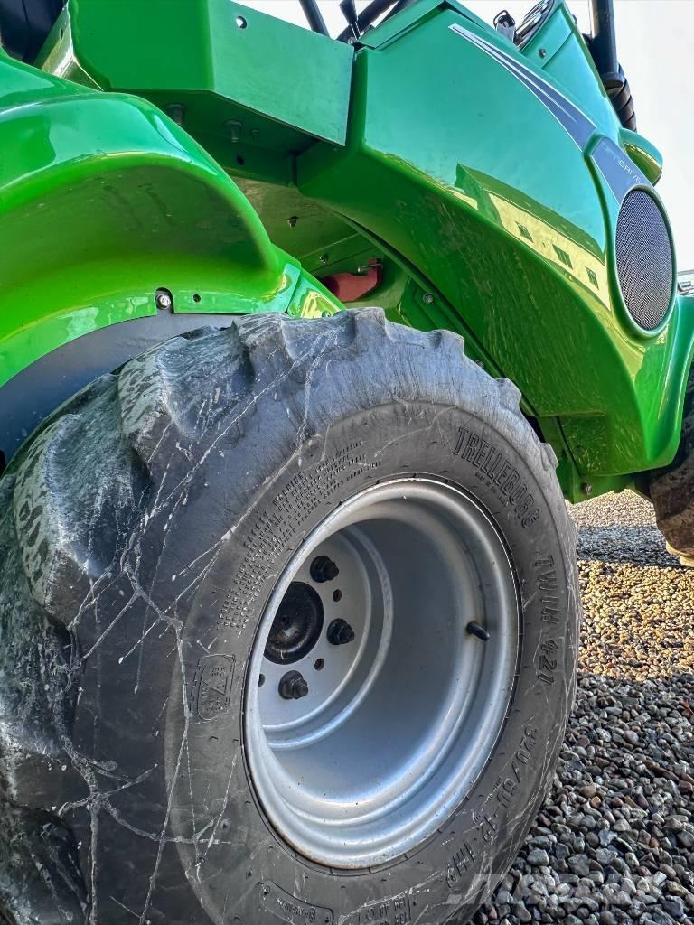 Avant 745 Viacúčelové nakladače