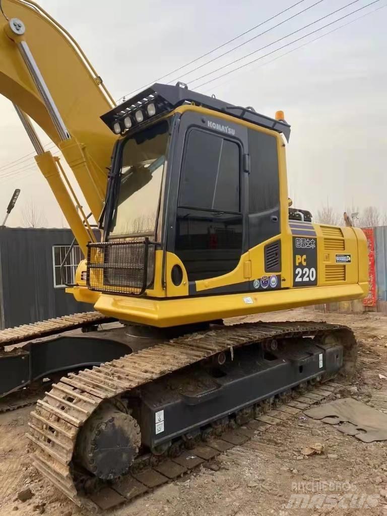 Komatsu PC220-8 Kolesové rýpadlá