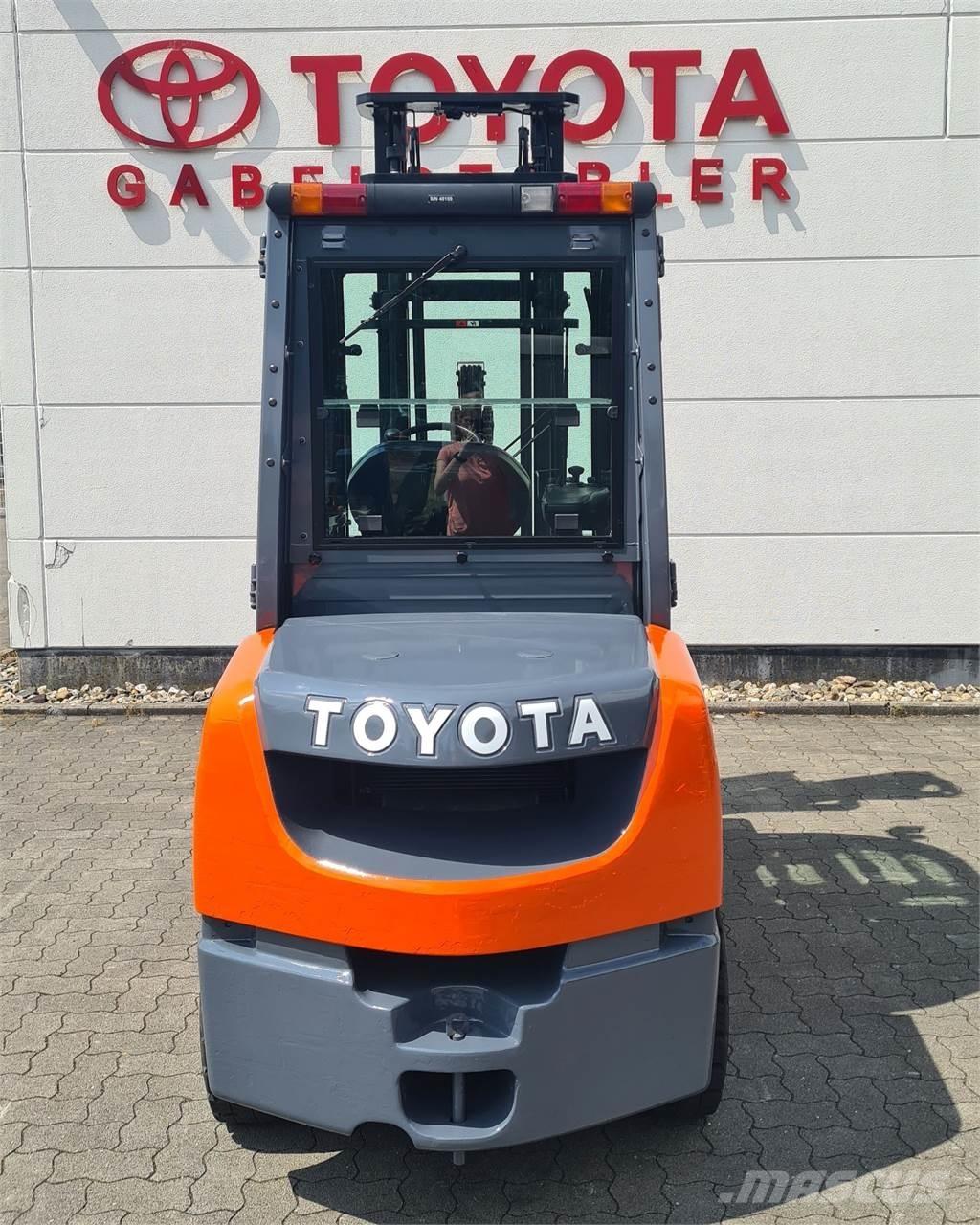 Toyota 02-8FDJF35 Dieselové vozíky