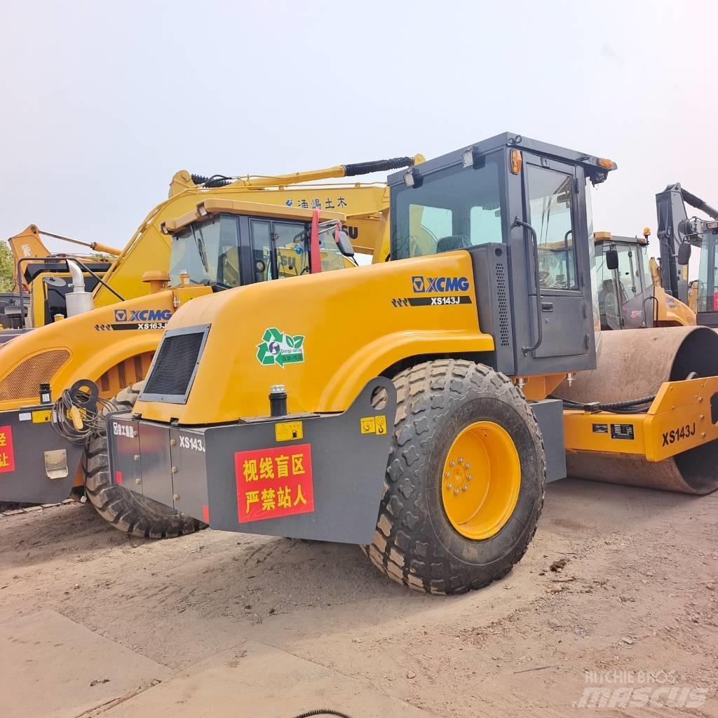 XCMG XS 142 J Tandemové valce