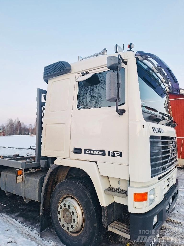 Volvo F 12 Plošinové nákladné automobily/nákladné automobily so sklápacími bočnicami