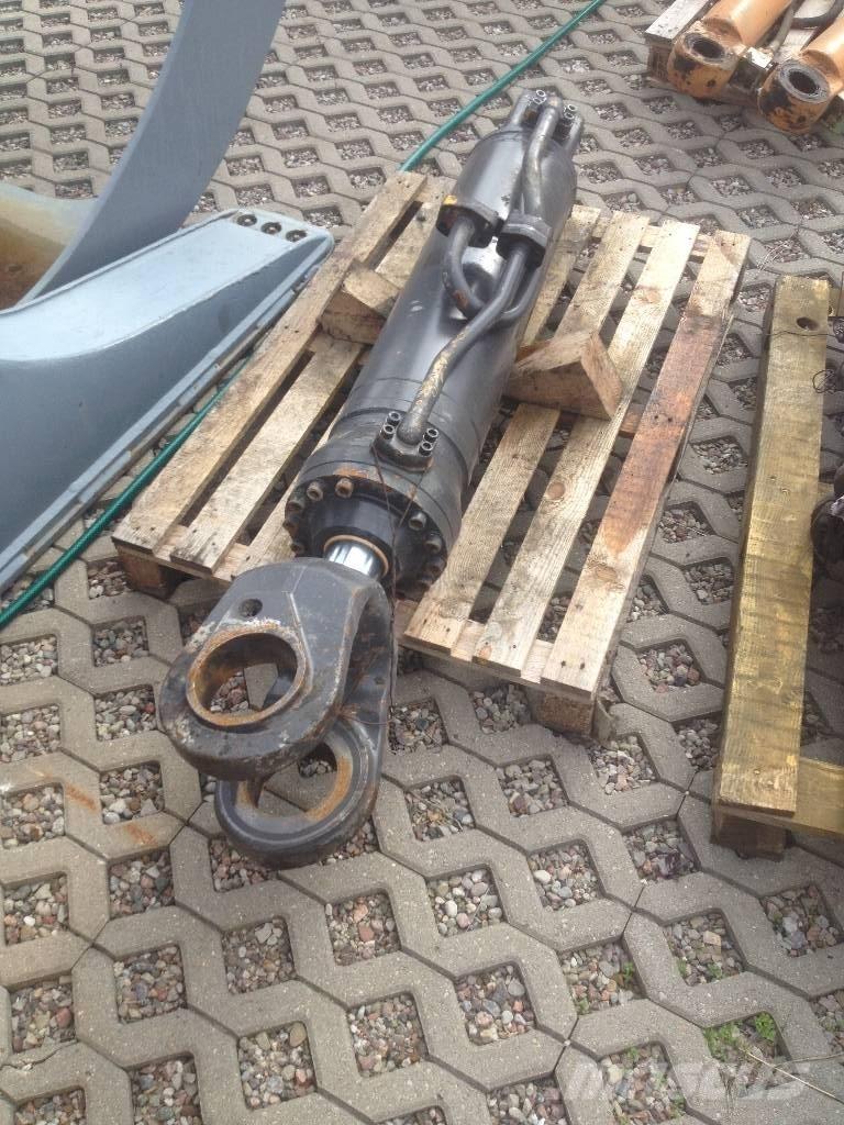  Siłownik Volvo 220 E Kolesové nakladače
