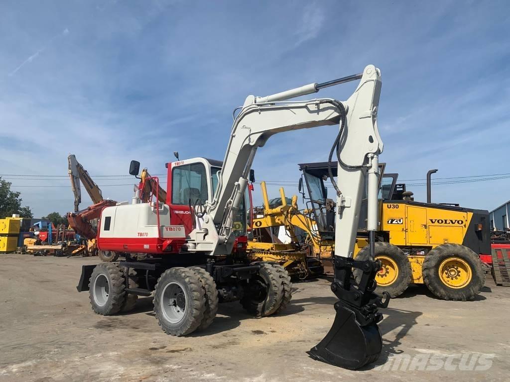 Takeuchi TB070W Kolesové rýpadlá