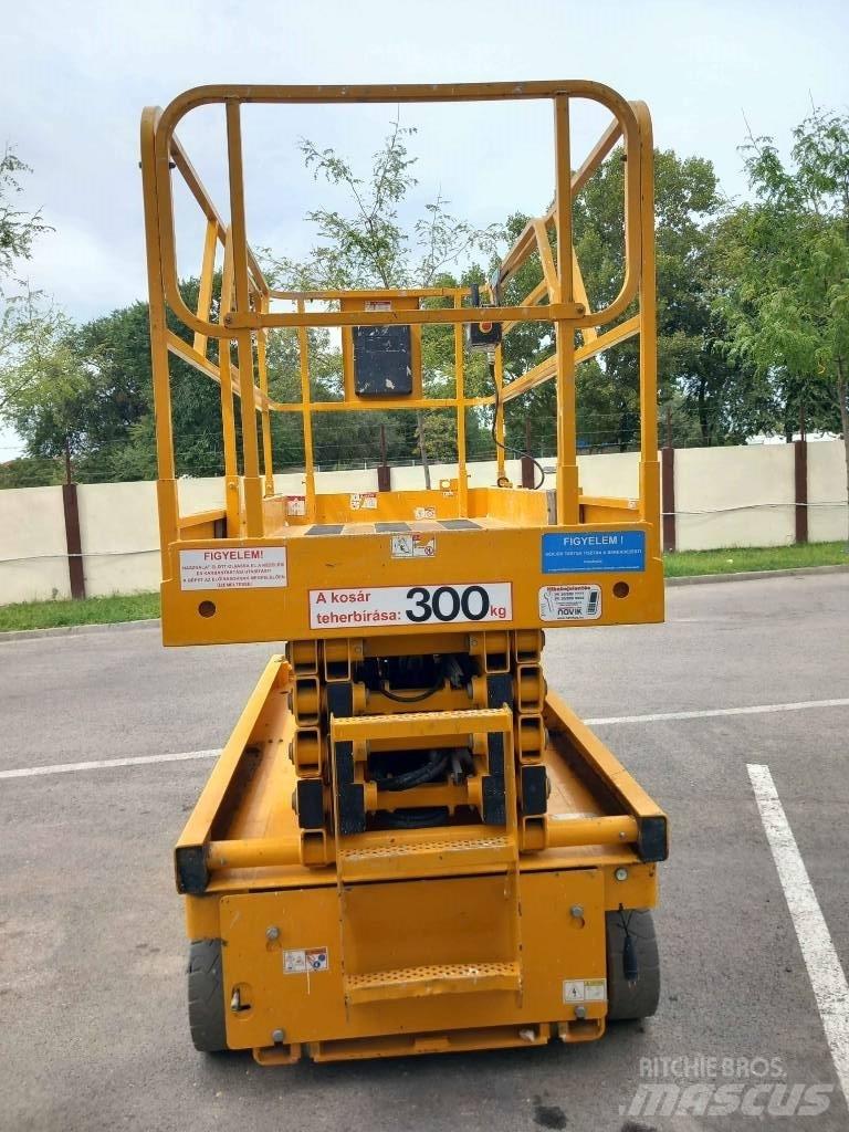 Haulotte Compact 12 Nožnicové zdvíhacie plošiny