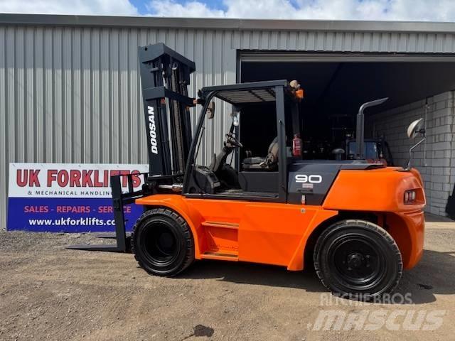 Doosan D 90 S-5 Dieselové vozíky