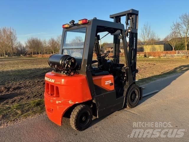 Doosan G 25 G LPG vozíky