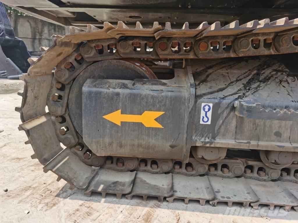 Volvo EC 220 Pásové rýpadlá
