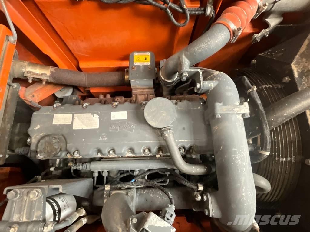 Doosan DX 235 LCR Pásové rýpadlá