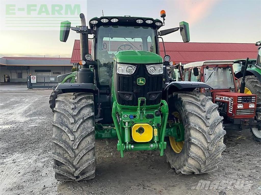 John Deere 6r 215 Traktory