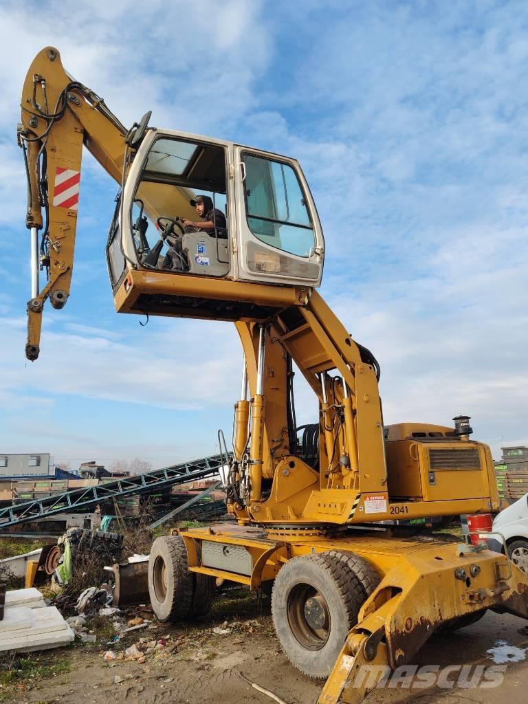 Liebherr 904C Stroje pre manipuláciu s odpadom