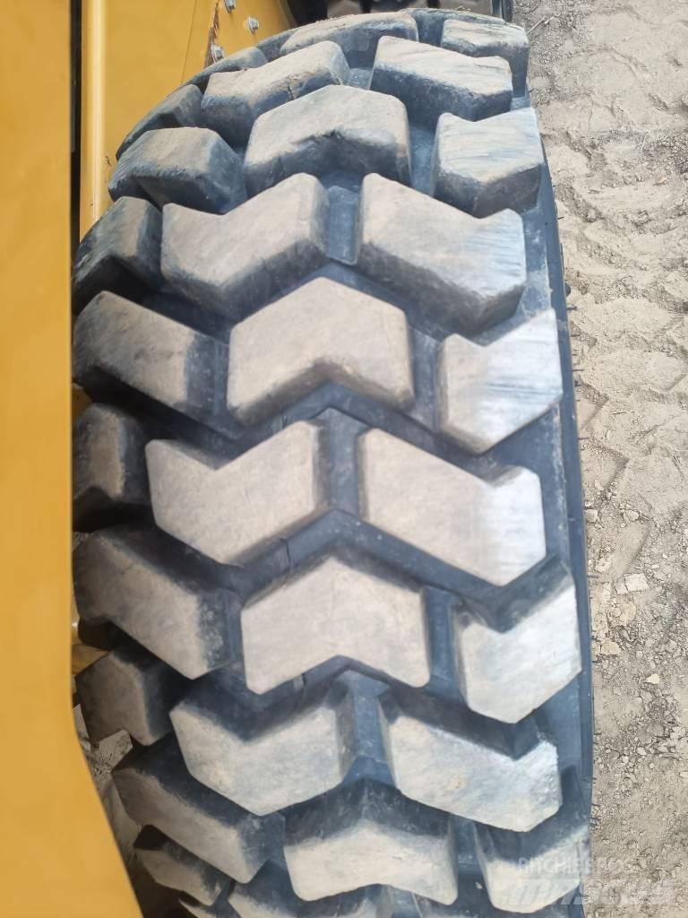 CAT 262 D XPS Šmykom riadené nakladače