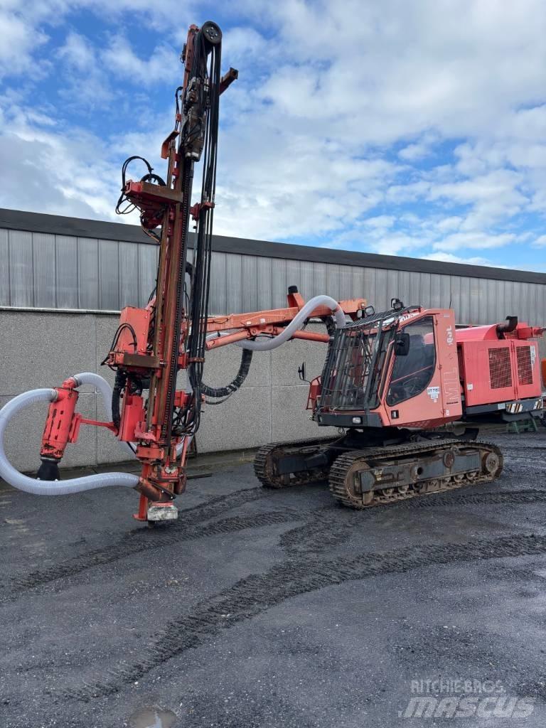 Sandvik DQ 500 Povrchové vrtné súpravy