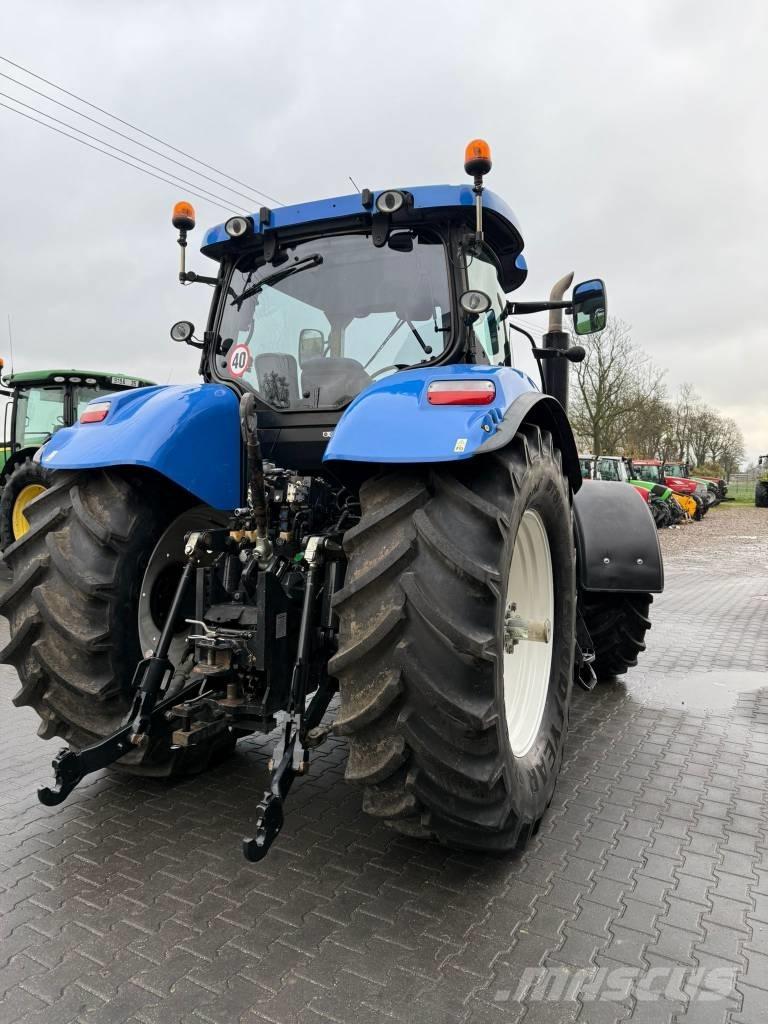New Holland T 7040 Traktory