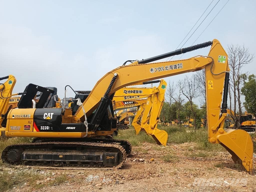 CAT 323D2 Pásové rýpadlá