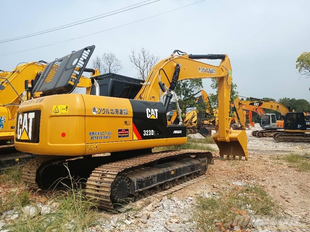 CAT 323D2 Pásové rýpadlá