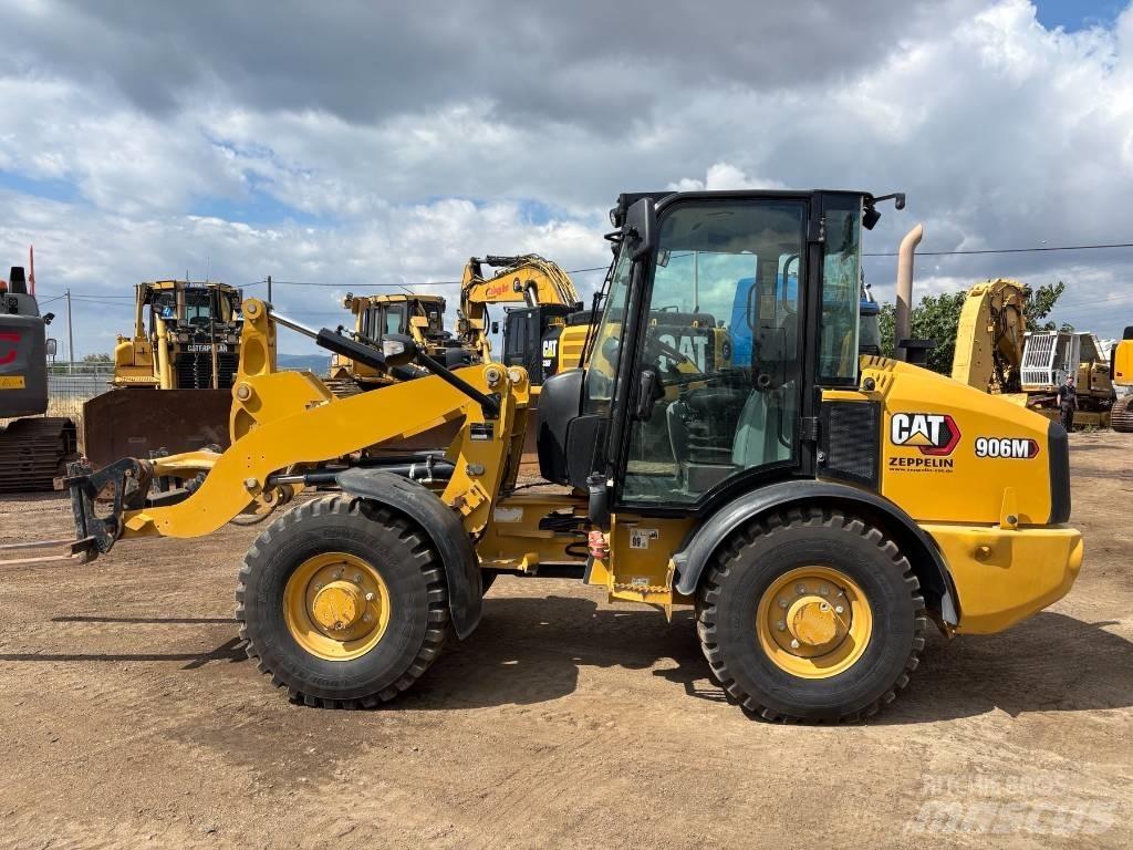 CAT 906 M Kolesové nakladače