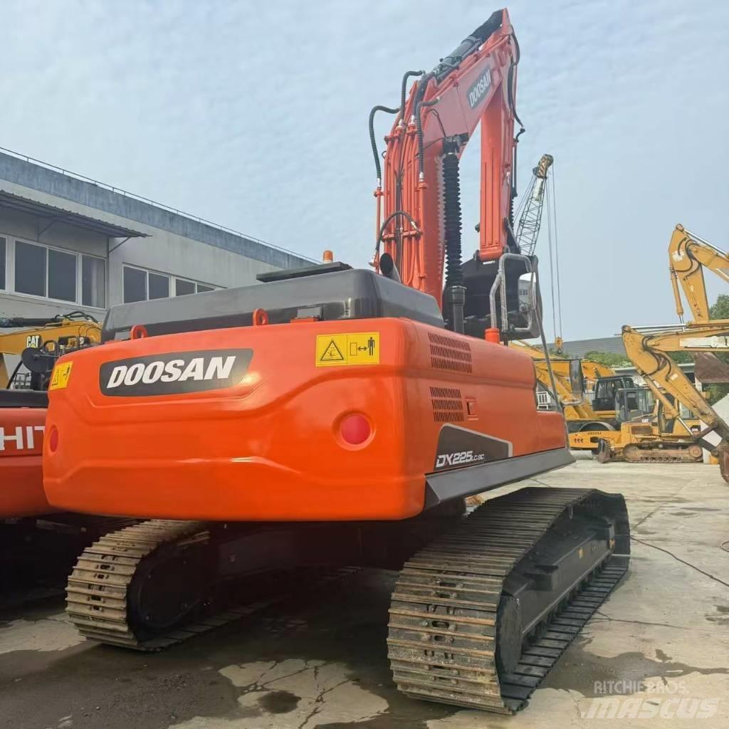 Doosan DX225LC-9C Midi rýpadlá 7 t - 12 t