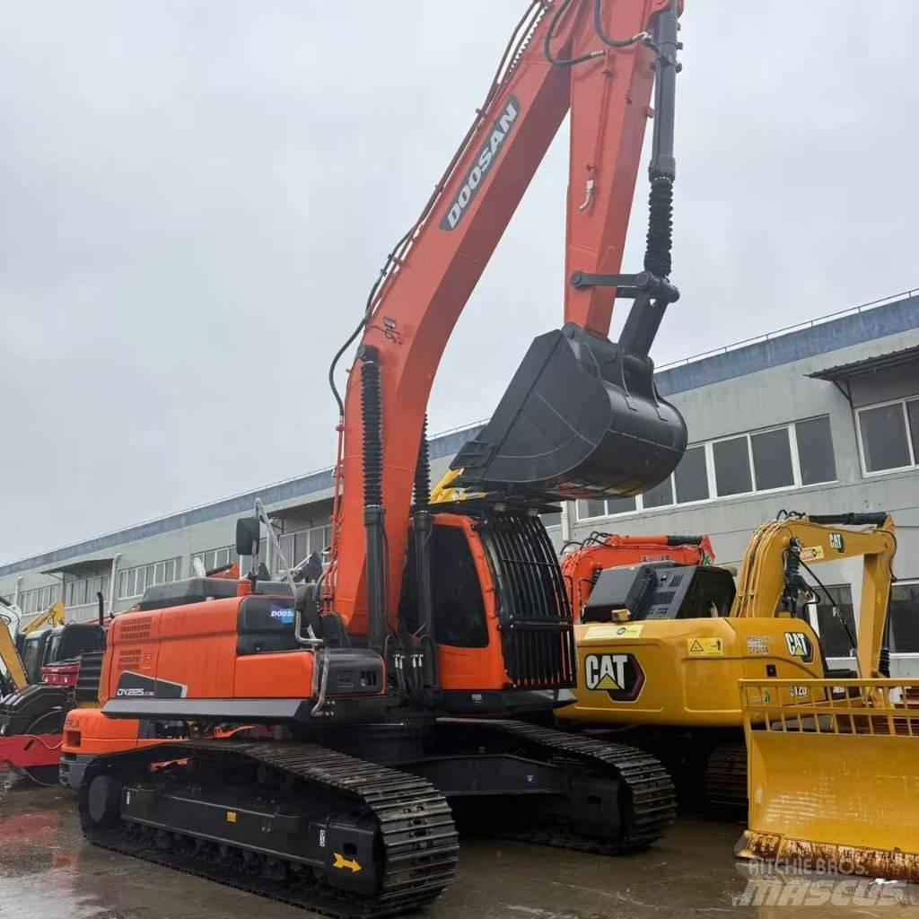 Doosan DX225LC-9C Midi rýpadlá 7 t - 12 t