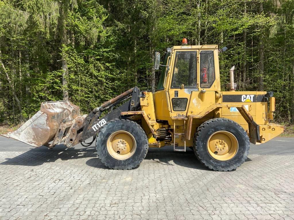 CAT IT 12 B Kolesové nakladače