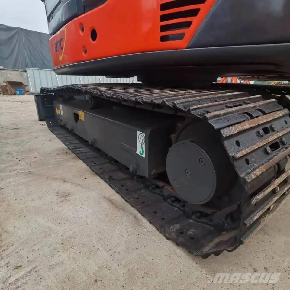 Hitachi ZX60U Mini rýpadlá < 7t