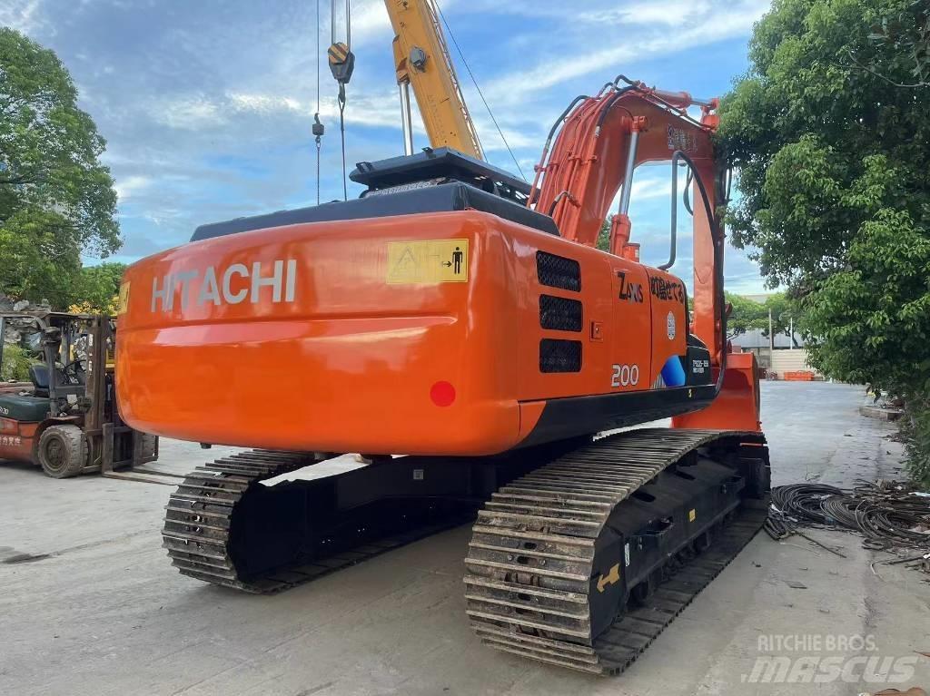 Hitachi ZX 200 Pásové rýpadlá