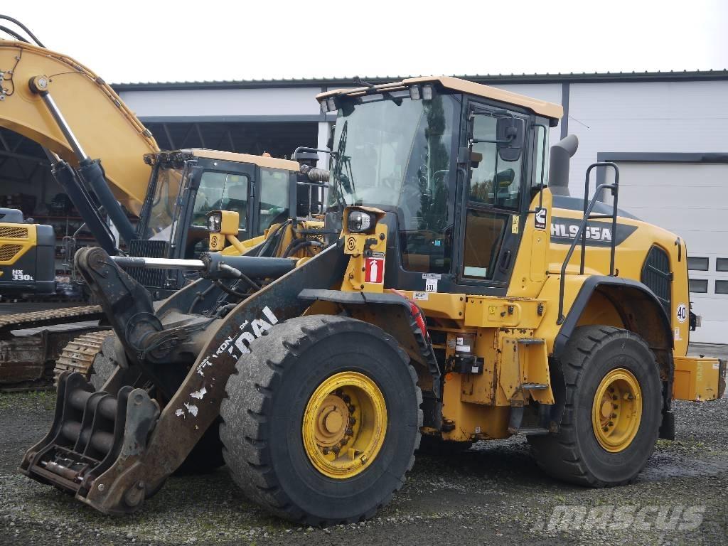 Hyundai HL955A Kolesové nakladače