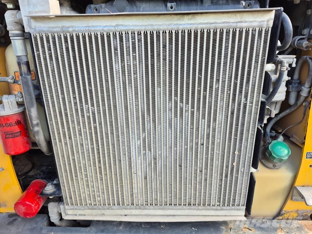 John Deere 316 Šmykom riadené nakladače