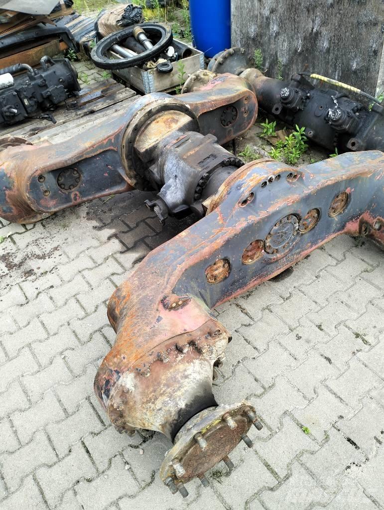 John Deere 1270B Pásy, reťaze a podvozok