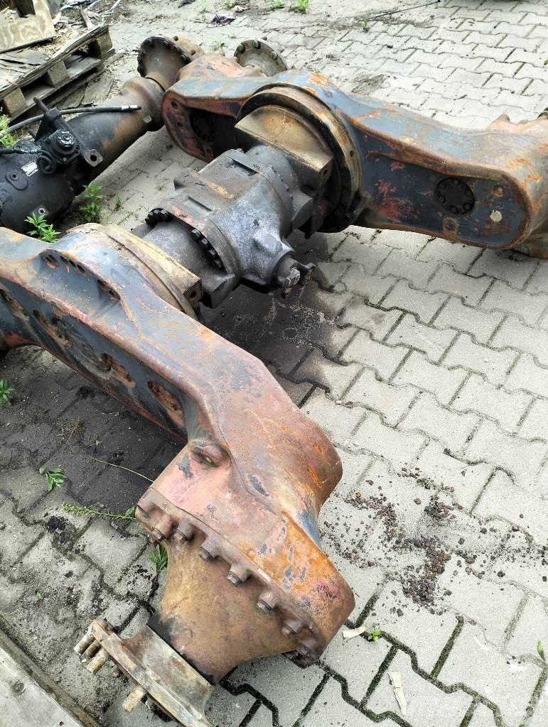 John Deere 1270B Pásy, reťaze a podvozok