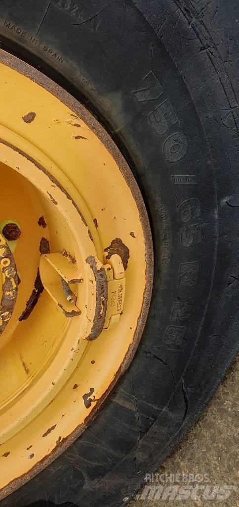 Bell B 30 E Kĺbové nákladné autá