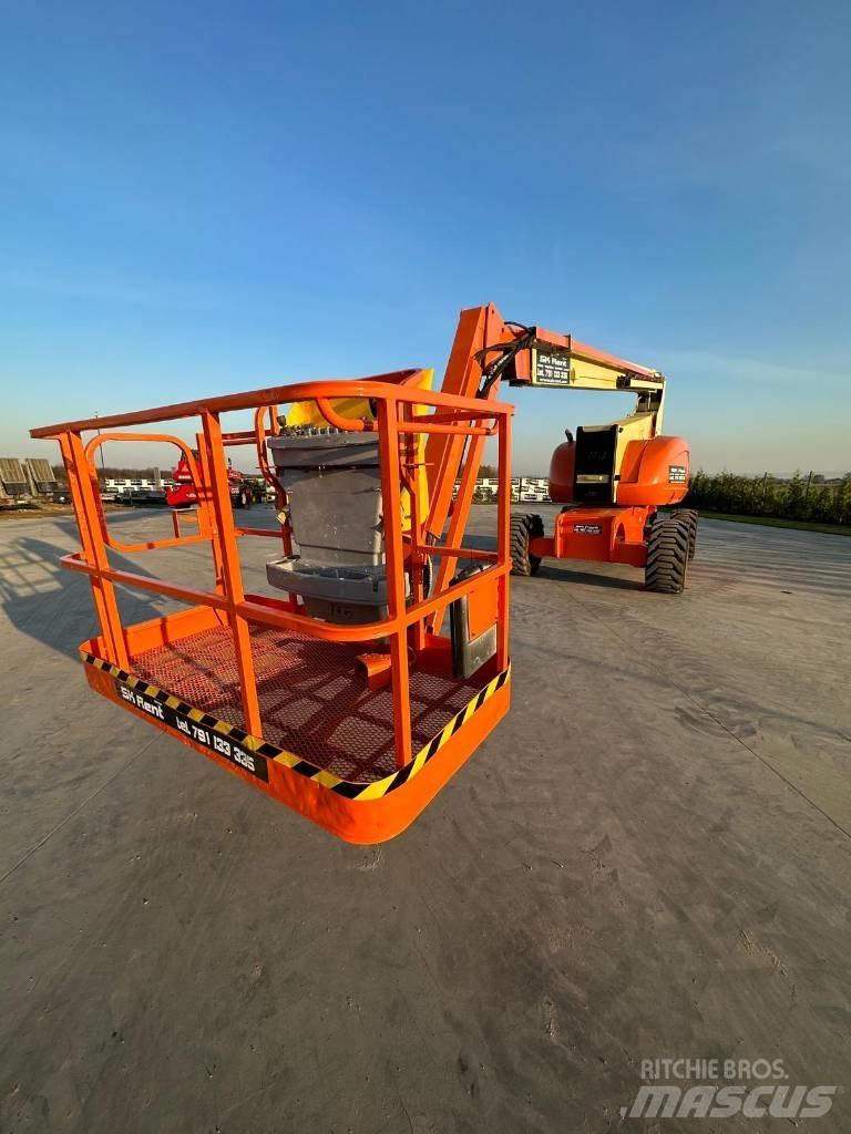 JLG 800 AJ Kĺbové plošiny