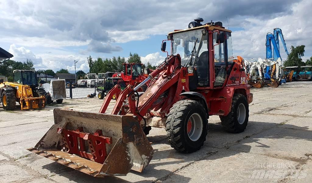 CAT 908 Kolesové nakladače