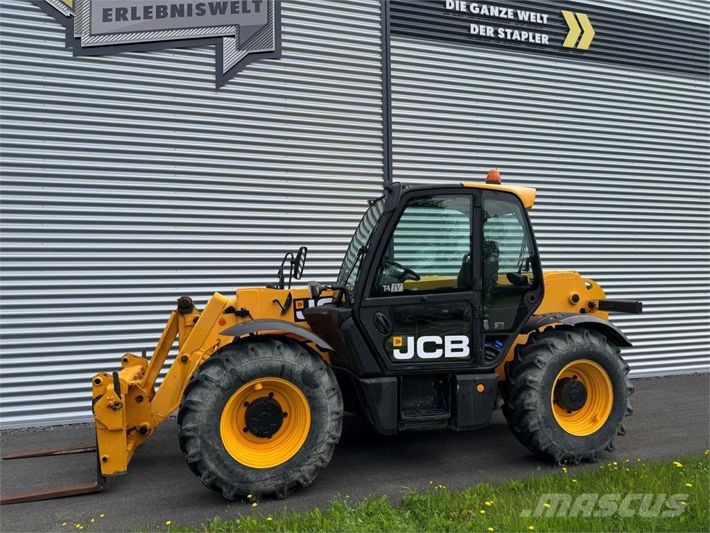 JCB 541-70 Teleskopické manipulátory