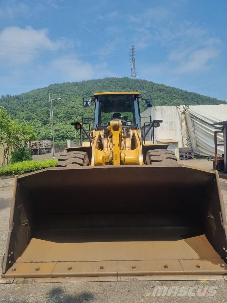 CAT 966 H Kolesové nakladače