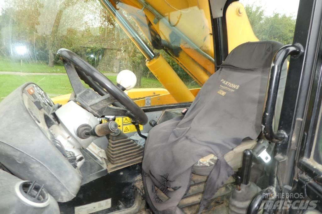 JCB 533-105 Teleskopické manipulátory
