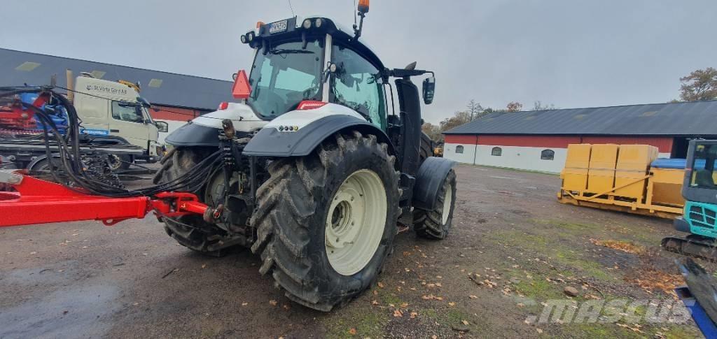 Valtra T 234 Versu Traktory