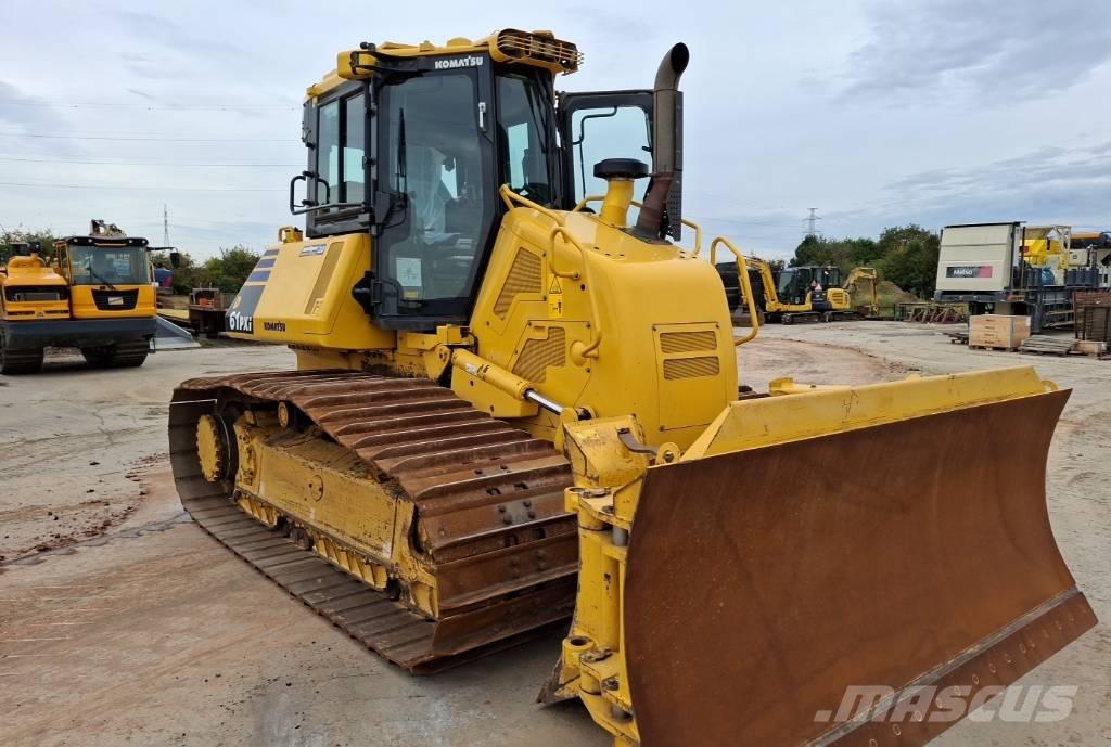 Komatsu D61PXI-24E0 Pásové dozéry